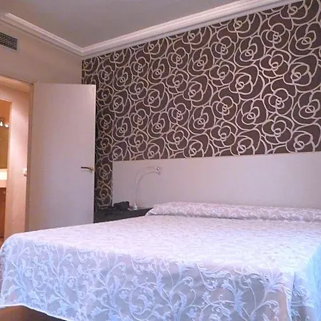 Esteba Hotel 3*